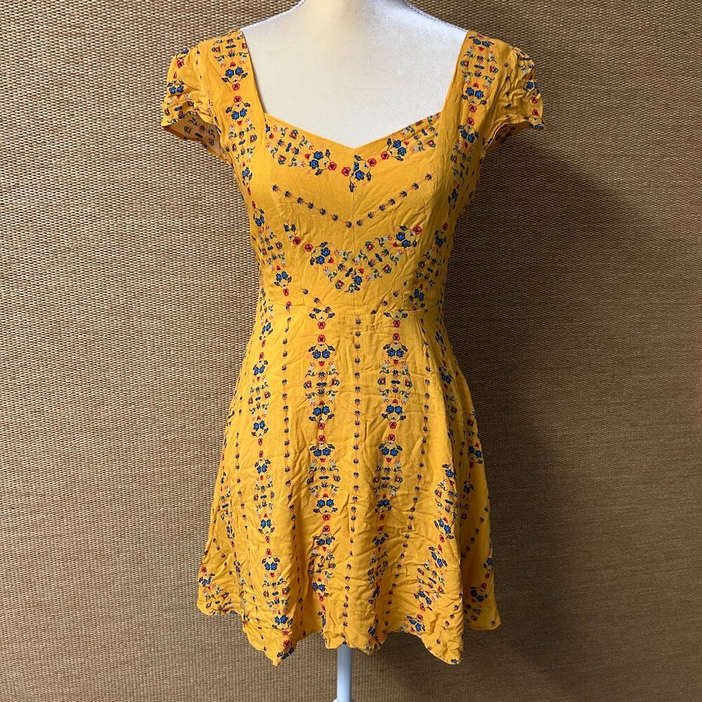Urban Outfitters Finnigan Yellow Floral Mini Dress Women’s Small